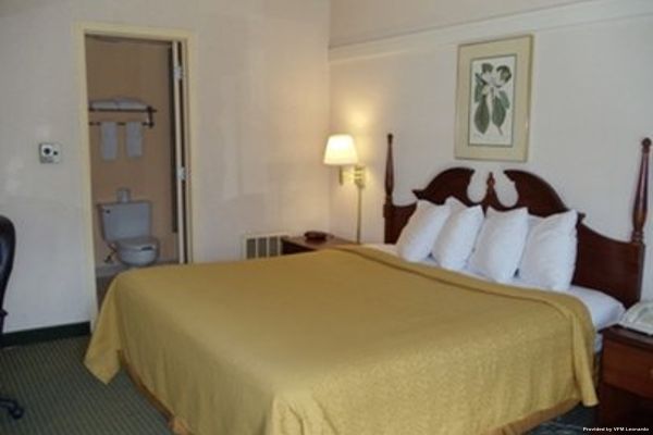 HOTEL M AND CONFERENC (Morgantown)